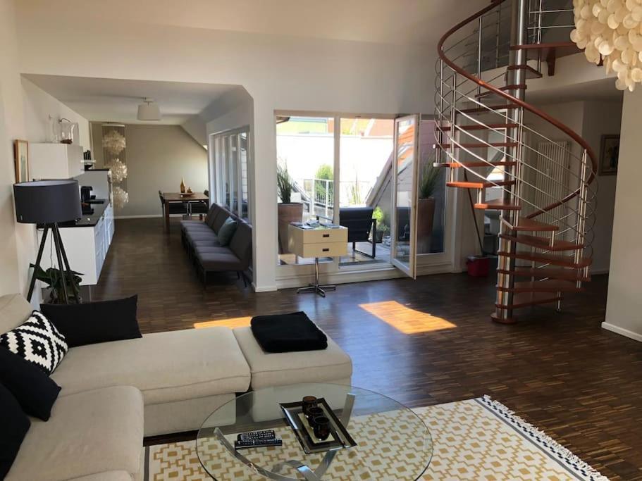 Ruhige Dachwohnung Mit Terrasse Berlin Mitte - Spacious Modern Rooftop Loft In Berlin Mitte Luaran gambar