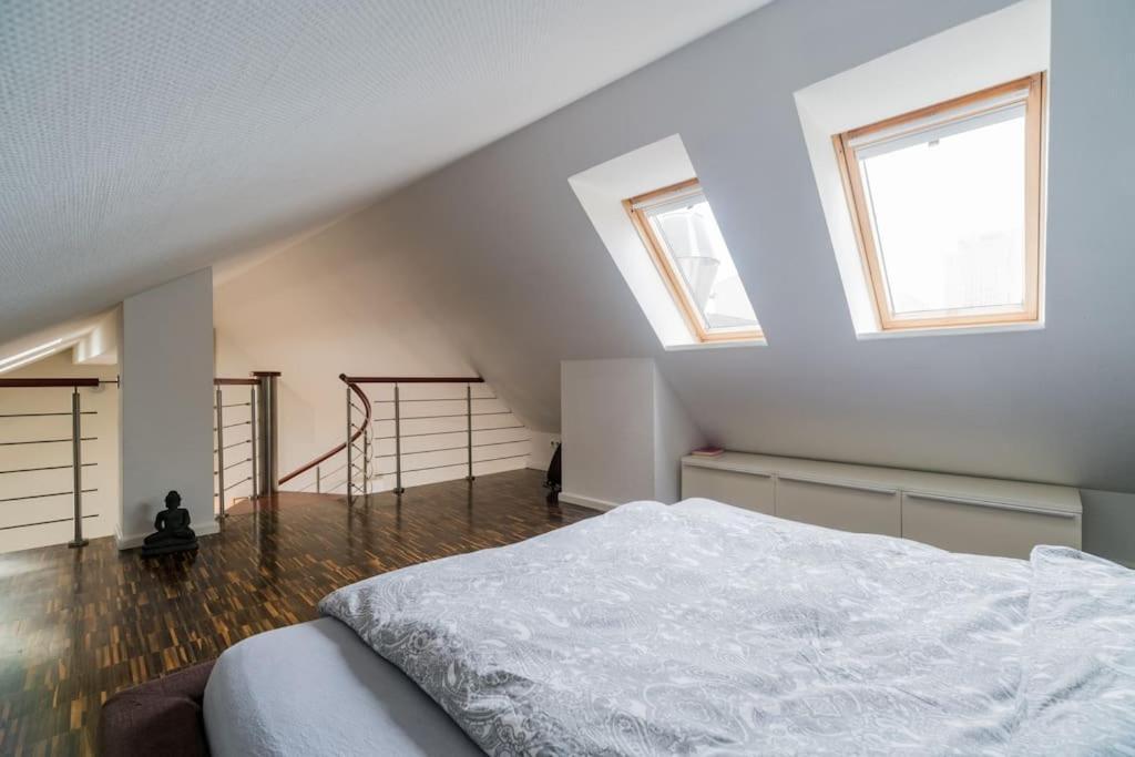 Ruhige Dachwohnung Mit Terrasse Berlin Mitte - Spacious Modern Rooftop Loft In Berlin Mitte Luaran gambar