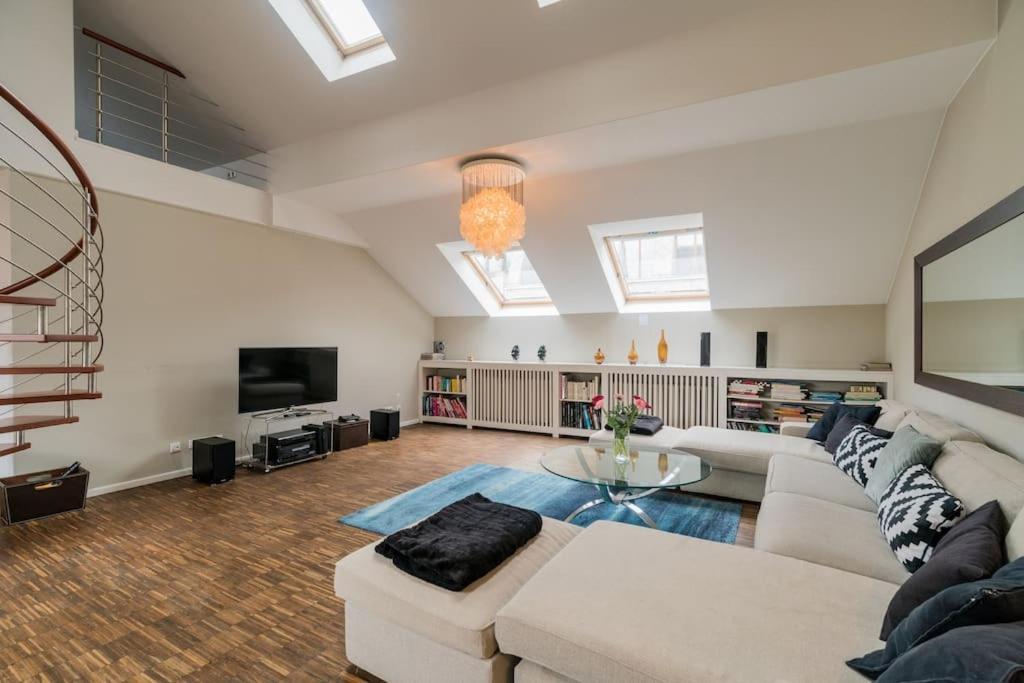 Ruhige Dachwohnung Mit Terrasse Berlin Mitte - Spacious Modern Rooftop Loft In Berlin Mitte Luaran gambar