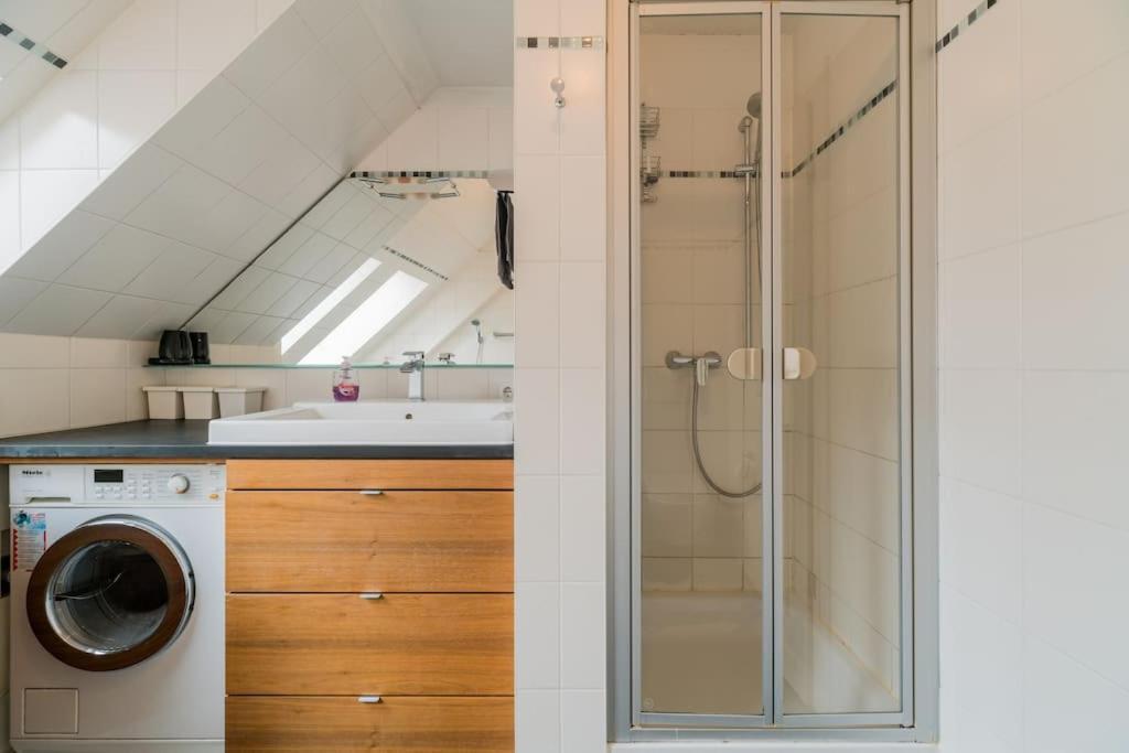 Ruhige Dachwohnung Mit Terrasse Berlin Mitte - Spacious Modern Rooftop Loft In Berlin Mitte Luaran gambar
