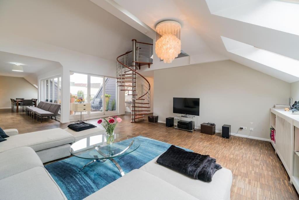 Ruhige Dachwohnung Mit Terrasse Berlin Mitte - Spacious Modern Rooftop Loft In Berlin Mitte Luaran gambar
